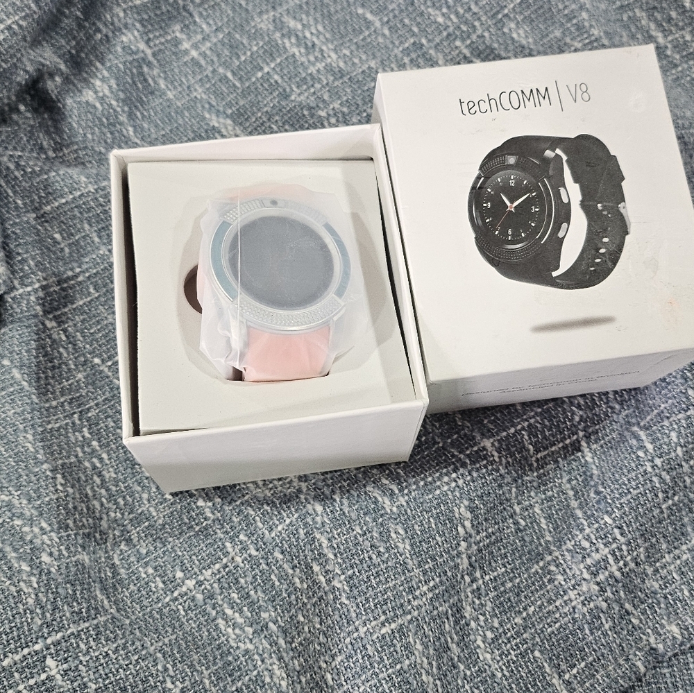 V8 Smart Watch - Picture 4 of 5